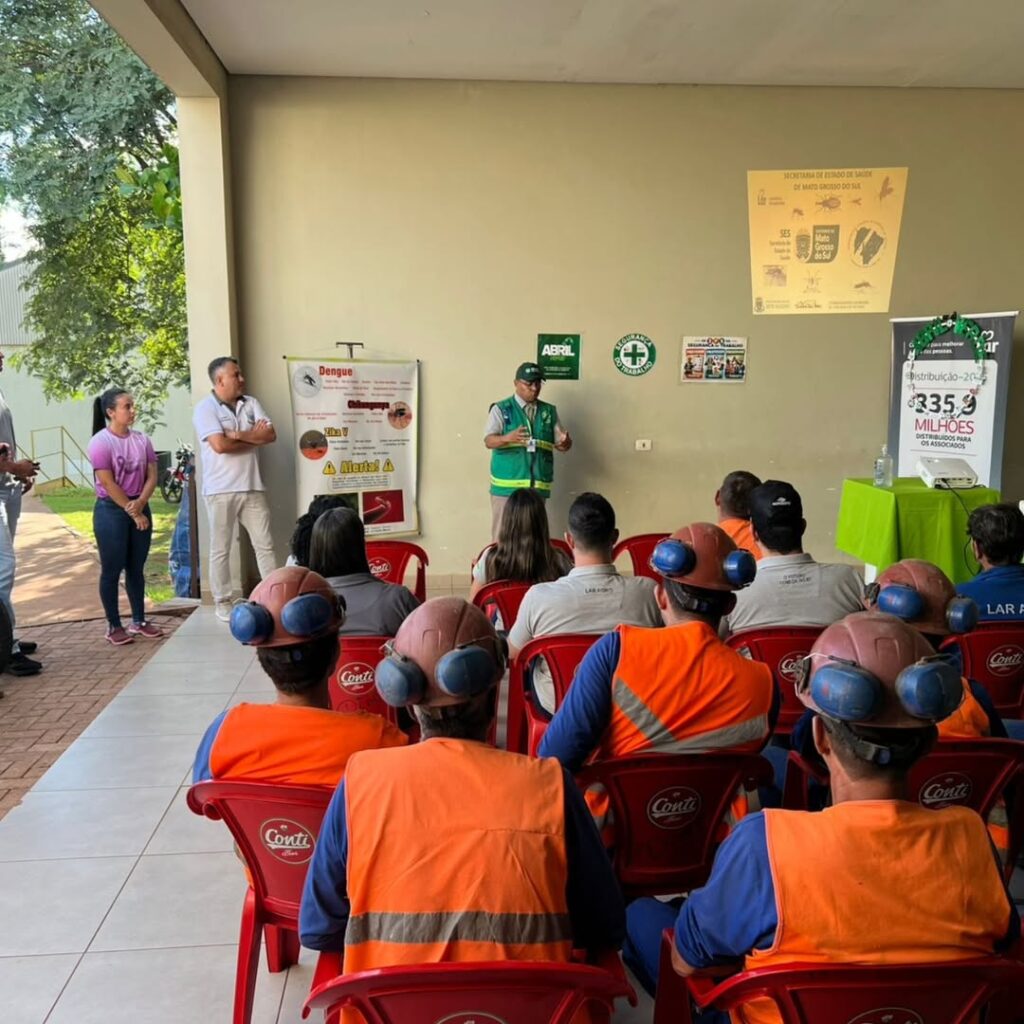Prefeitura de Sete Quedas realiza ação de educação em saúde com trabalhadores de cooperativa