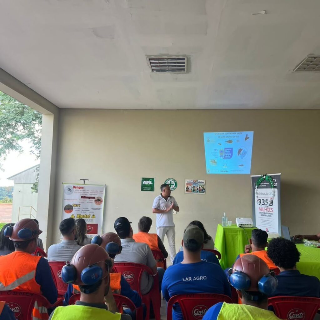 Prefeitura de Sete Quedas realiza ação de educação em saúde com trabalhadores de cooperativa