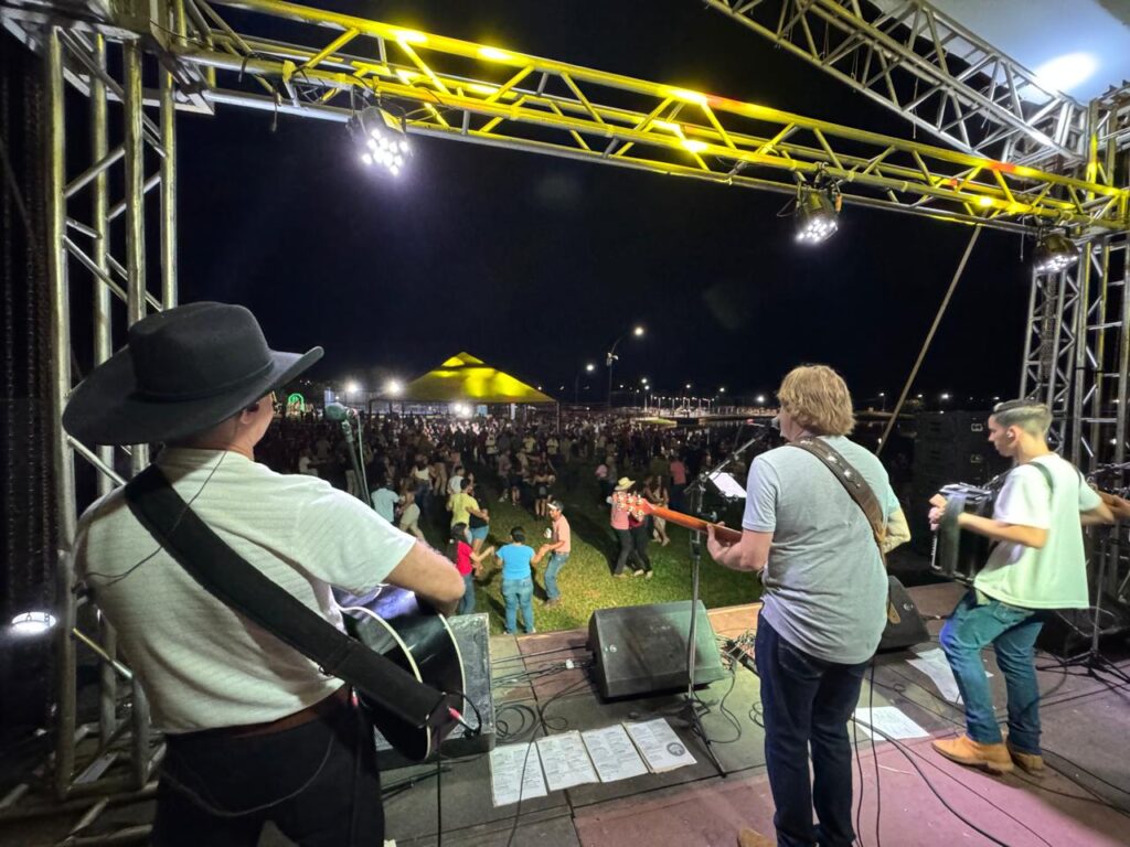 Prefeitura de Paranhos realiza o 7º Pesque Fest com grande sucesso no Lago Municipal Prefeitura de Paranhos realiza o 7º Pesque Fest com grande sucesso no Lago Municipal