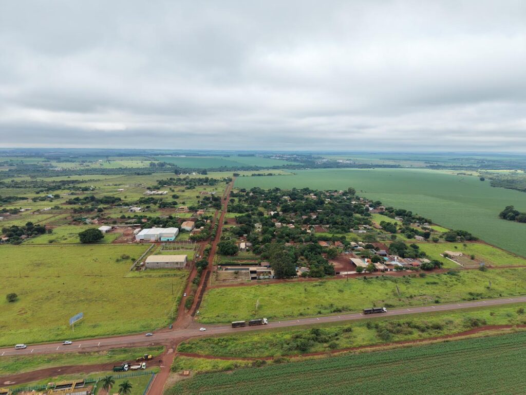 “É um momento histórico para as sitiocas”, diz moradora sobre início da aplicação de fresado nas Sitiocas Ouro Fino e Alvorada, em Dourados