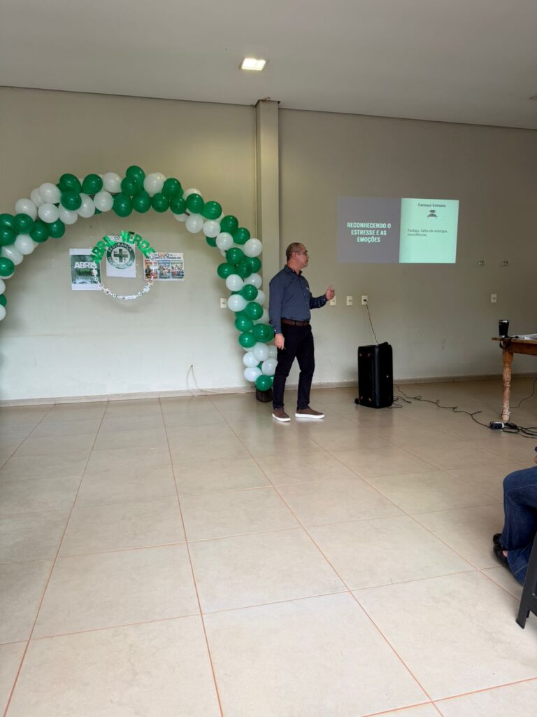 Cooperativa Lar promove palestra do Abril Verde em Aral Moreira