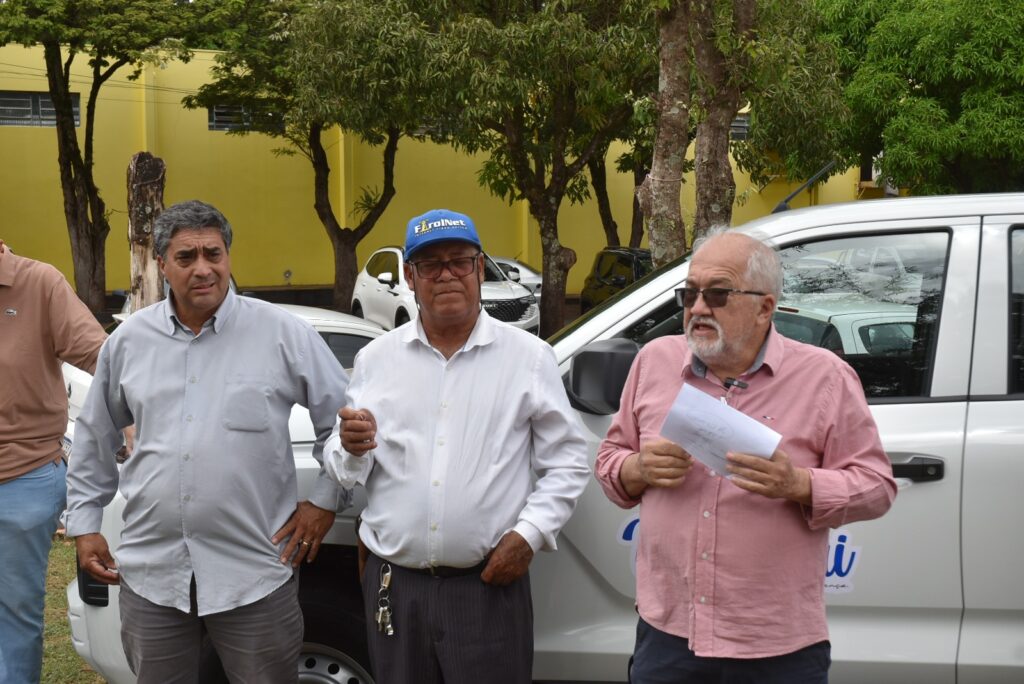 Iguatemi: Secretaria de Obras recebe caminhonete 0 km para atender demandas do setor Iguatemi: Secretaria de Obras recebe caminhonete 0 km para atender demandas do setor