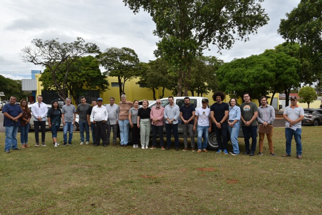 Iguatemi: Secretaria de Obras recebe caminhonete 0 km para atender demandas do setor Iguatemi: Secretaria de Obras recebe caminhonete 0 km para atender demandas do setor