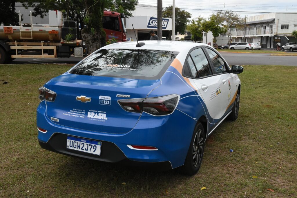 Prefeito Lídio Ledesma participa da entrega de um veículo 0 km da marca Ônix para a APAE de Iguatemi Prefeito Lídio Ledesma participa da entrega de um veículo 0 km da marca Ônix para a APAE de Iguatemi