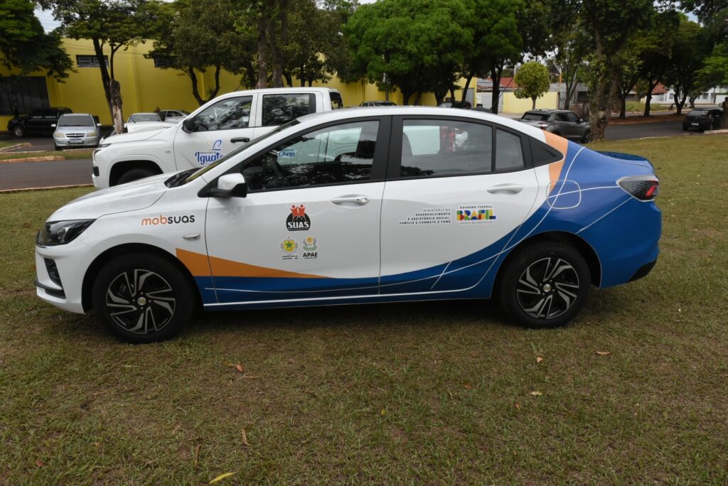 Prefeito Lídio Ledesma participa da entrega de um veículo 0 km da marca Ônix para a APAE de Iguatemi Prefeito Lídio Ledesma participa da entrega de um veículo 0 km da marca Ônix para a APAE de Iguatemi