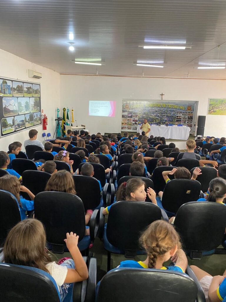 Tacuru promove palestra sobre cultura de paz e direitos humanos em escola municipal Tacuru promove palestra sobre cultura de paz e direitos humanos em escola municipal