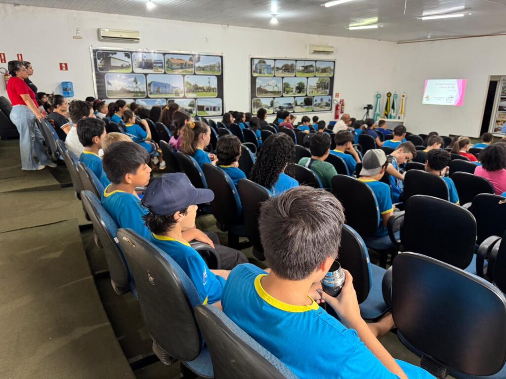 Tacuru promove palestra sobre cultura de paz e direitos humanos em escola municipal Tacuru promove palestra sobre cultura de paz e direitos humanos em escola municipal