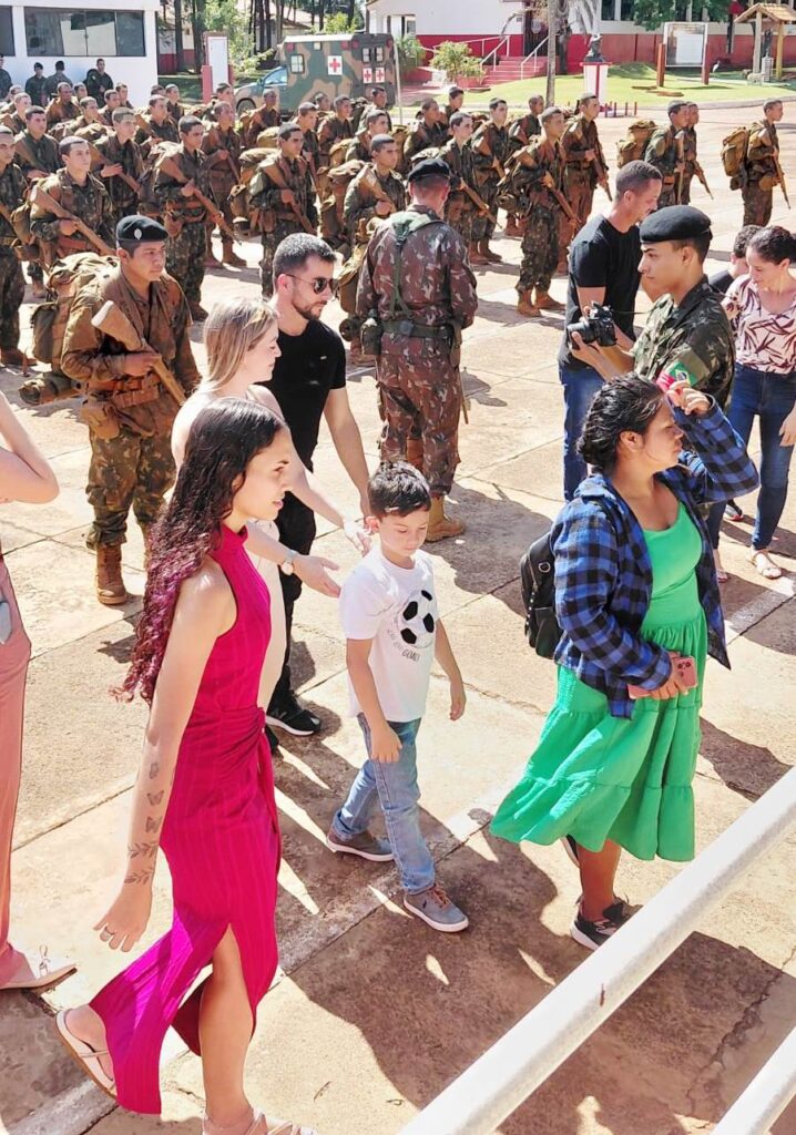 Ao participar da Formatura da Boina no 17º RC Mec, Darci destaca ingresso de mulheres no Exército Brasileiro