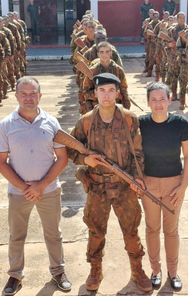 Ao participar da Formatura da Boina no 17º RC Mec, Darci destaca ingresso de mulheres no Exército Brasileiro