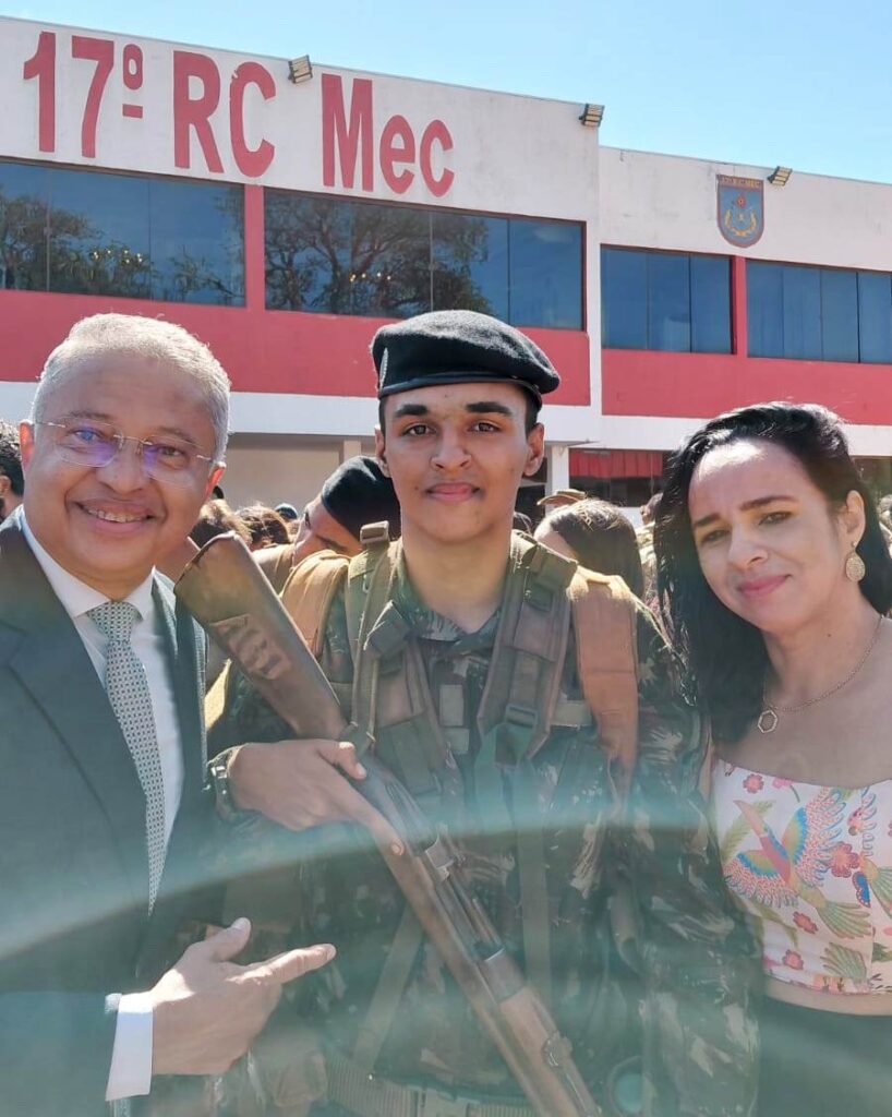 Ao participar da Formatura da Boina no 17º RC Mec, Darci destaca ingresso de mulheres no Exército Brasileiro