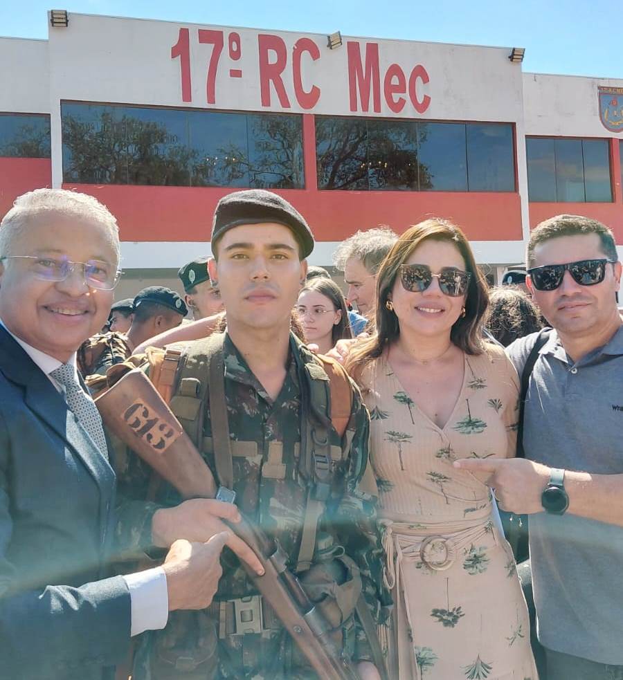 Ao participar da Formatura da Boina no 17º RC Mec, Darci destaca ingresso de mulheres no Exército Brasileiro