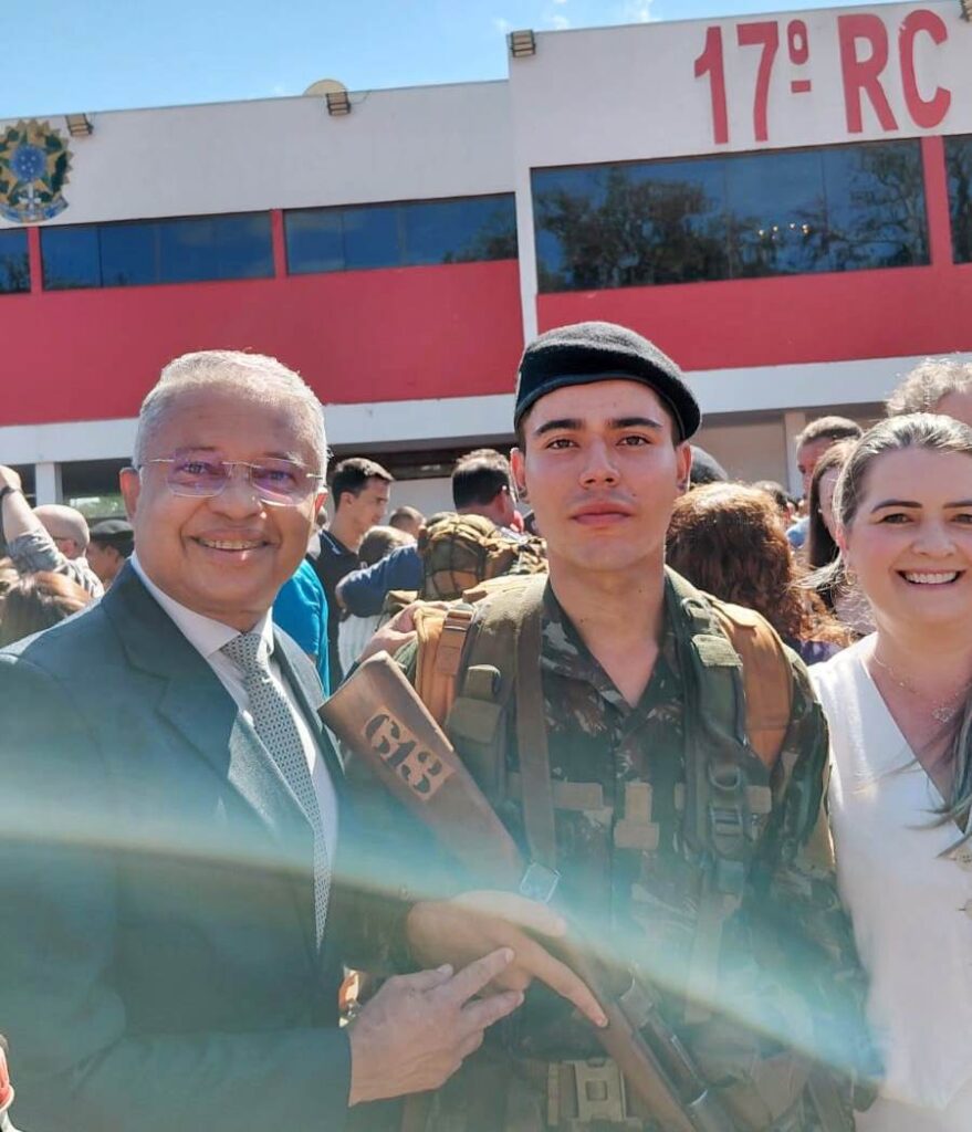 Ao participar da Formatura da Boina no 17º RC Mec, Darci destaca ingresso de mulheres no Exército Brasileiro