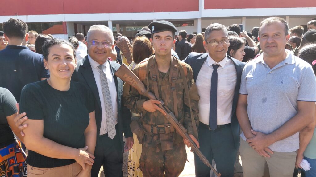 Ao participar da Formatura da Boina no 17º RC Mec, Darci destaca ingresso de mulheres no Exército Brasileiro