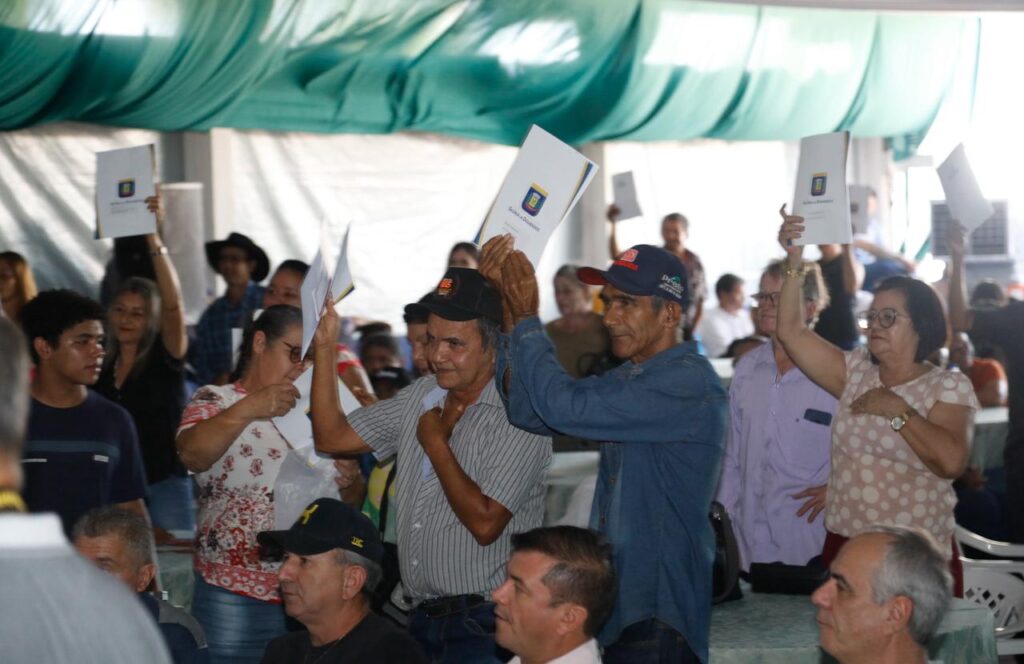 Municipalismo: Governo de MS investe em infraestrutura e apoia feira agropecuária em Glória de Dourados