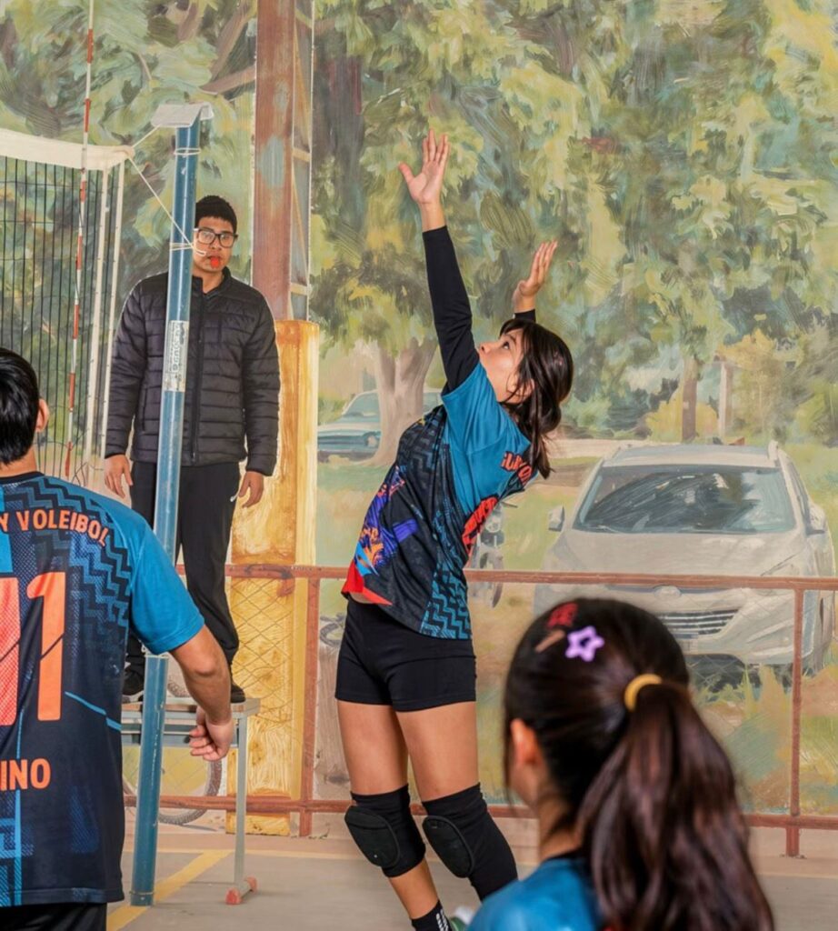 Campeonato de vôlei misto reúne equipes da região em Amambai