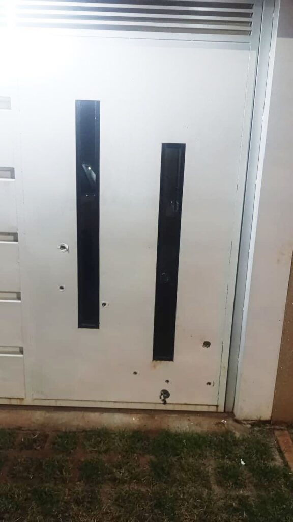 Servidores da Câmara Municipal tem residências alvejadas por disparos em Aral Moreira
