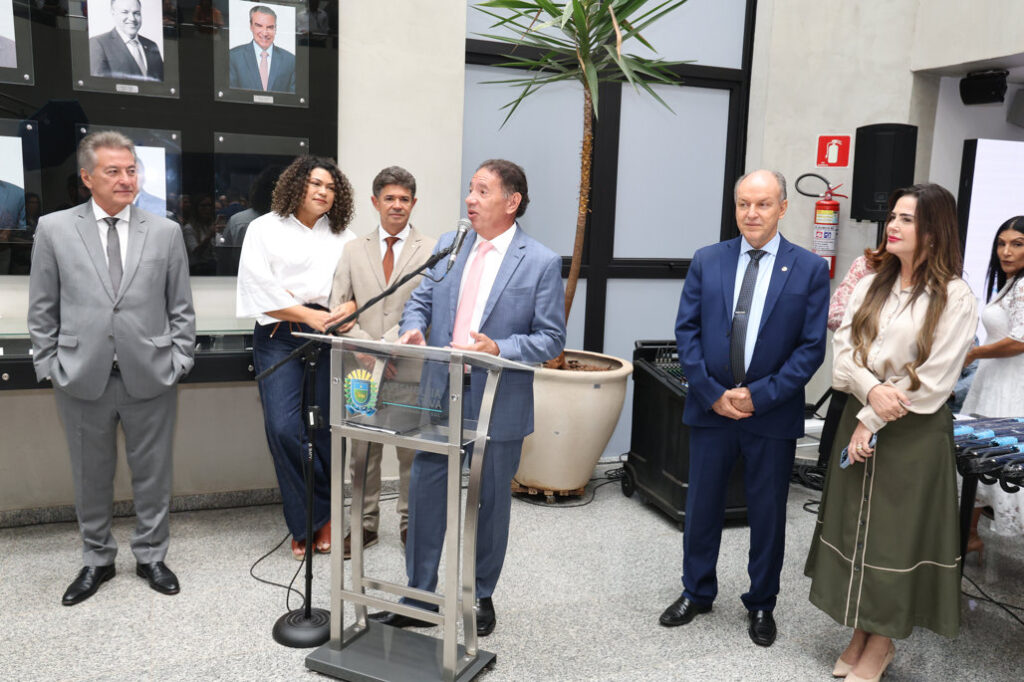 Gerson participa de homenagem às mães na ALEMS e destaca união familiar como legado