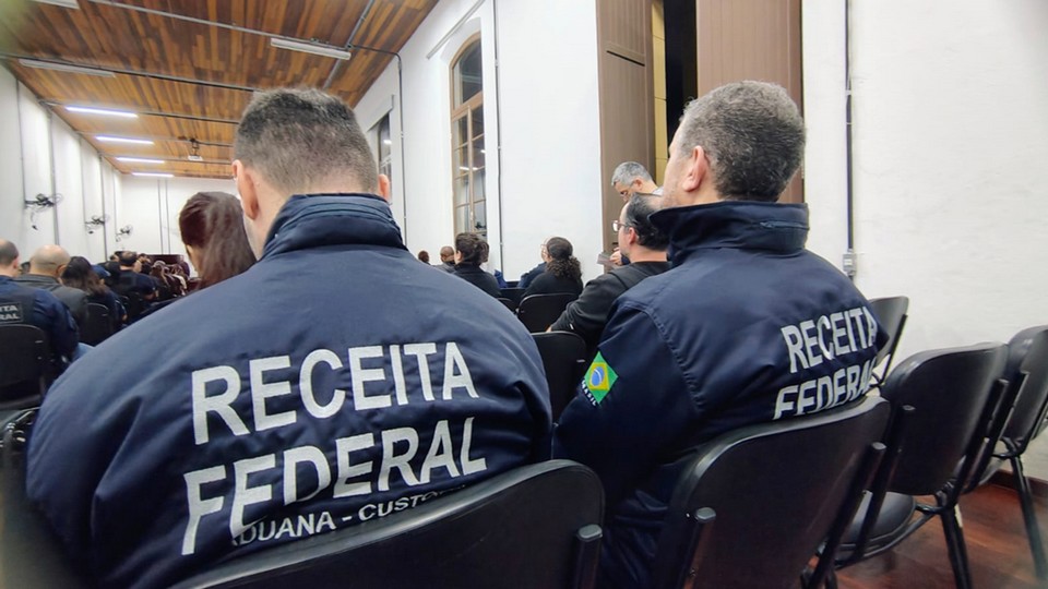 Operação Fluxo Oculto mira esquema no setor de combustíveis com movimentação de R$ 26 bilhões em fintechs Operação Fluxo Oculto mira esquema no setor de combustíveis com movimentação de R$ 26 bilhões em fintechs