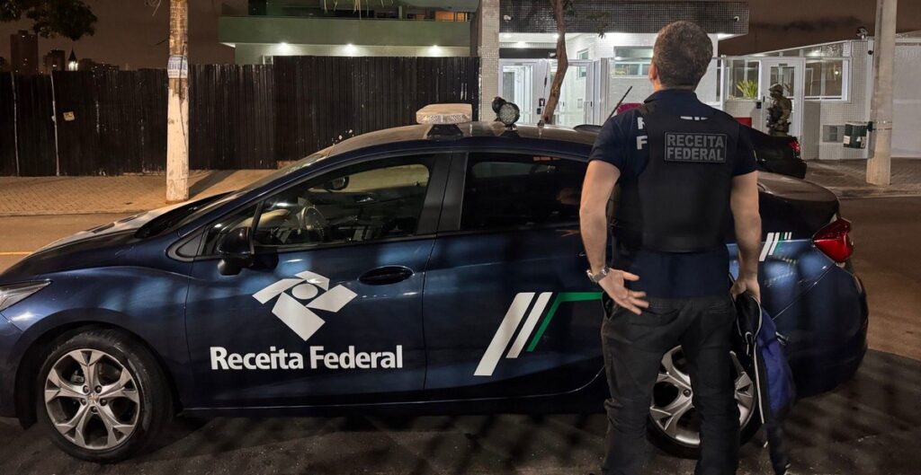 Operação Fluxo Oculto mira esquema no setor de combustíveis com movimentação de R$ 26 bilhões em fintechs Operação Fluxo Oculto mira esquema no setor de combustíveis com movimentação de R$ 26 bilhões em fintechs