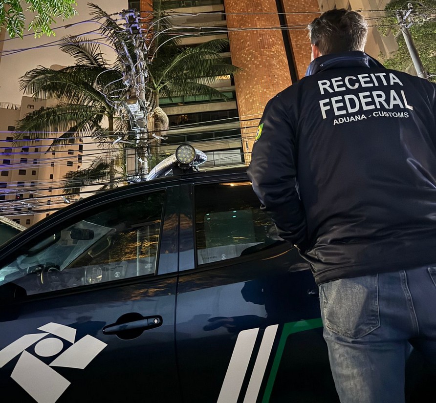 Operação Fluxo Oculto mira esquema no setor de combustíveis com movimentação de R$ 26 bilhões em fintechs Operação Fluxo Oculto mira esquema no setor de combustíveis com movimentação de R$ 26 bilhões em fintechs