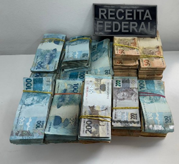 Operação Fluxo Oculto mira esquema no setor de combustíveis com movimentação de R$ 26 bilhões em fintechs Operação Fluxo Oculto mira esquema no setor de combustíveis com movimentação de R$ 26 bilhões em fintechs