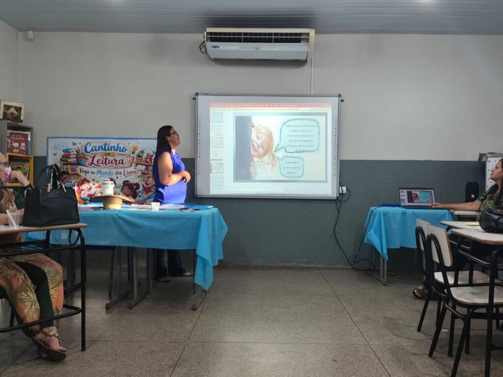Prefeitura de Juti realiza Formação Continuada com os profissionais da Rede Municipal de Ensino Prefeitura de Juti realiza Formação Continuada com os profissionais da Rede Municipal de Ensino