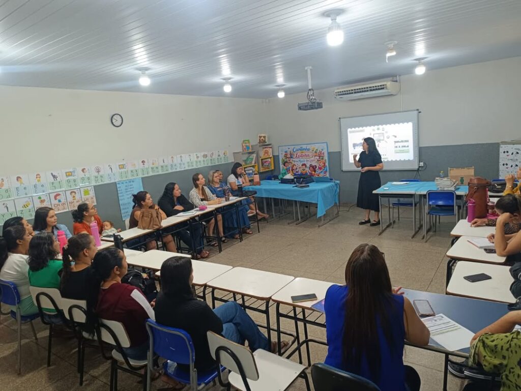 Prefeitura de Juti realiza Formação Continuada com os profissionais da Rede Municipal de Ensino Prefeitura de Juti realiza Formação Continuada com os profissionais da Rede Municipal de Ensino
