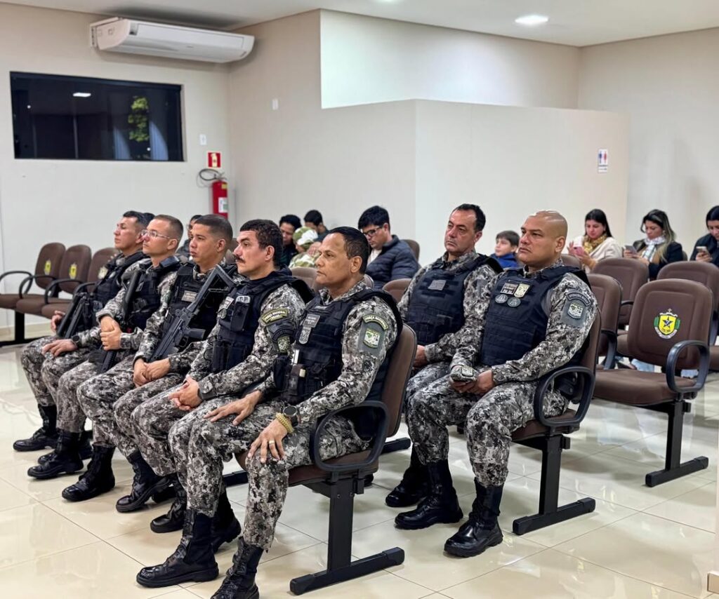 Câmara de Iguatemi homenageia policiais militares da Força Nacional por atuação na fronteira Câmara de Iguatemi homenageia policiais militares da Força Nacional por atuação na fronteira