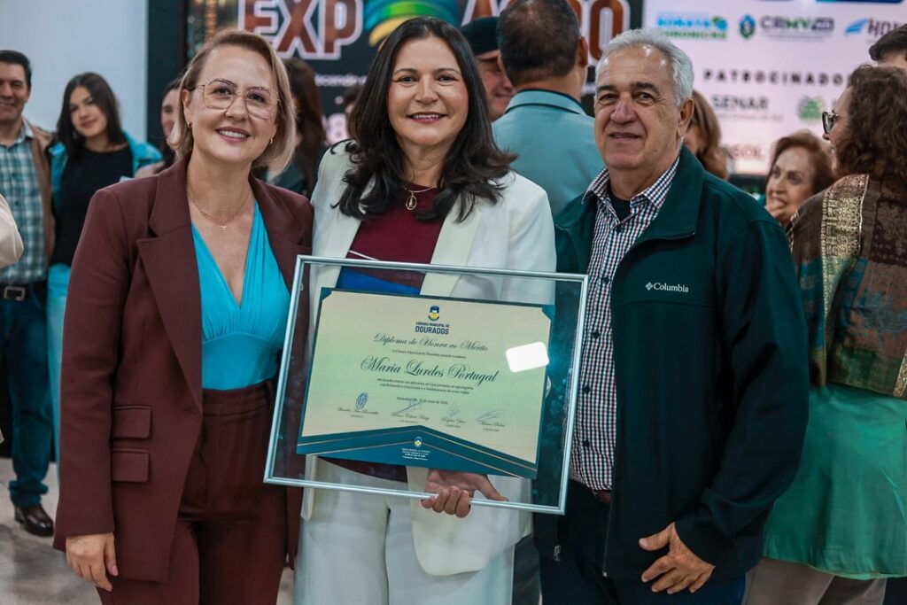 Prefeita de Caarapó recebe homenagem durante sessão solene na 60ª Expoagro, em Dourados