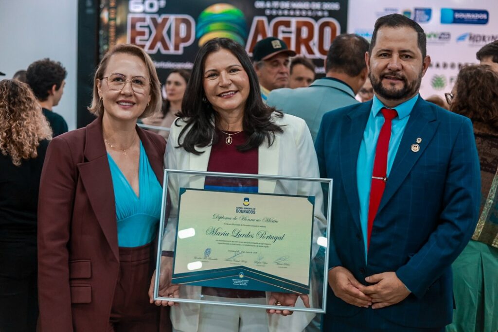 Prefeita de Caarapó recebe homenagem durante sessão solene na 60ª Expoagro, em Dourados