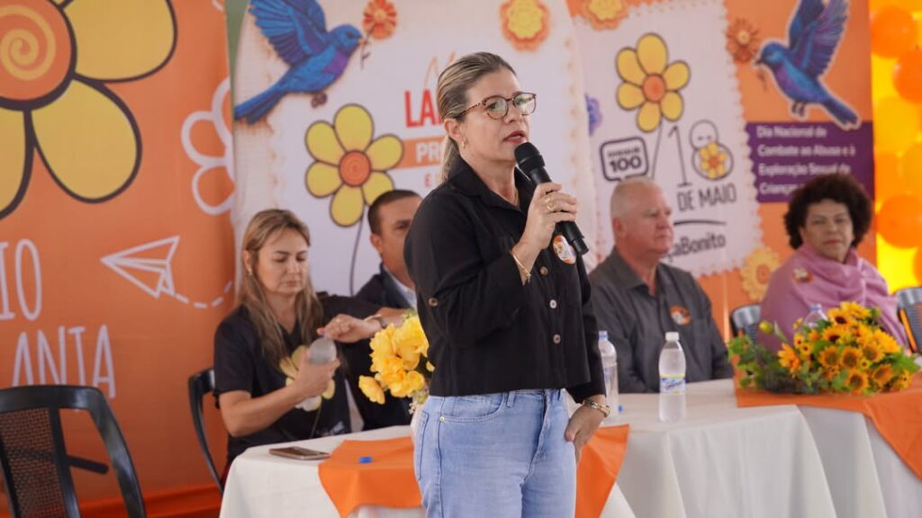 Prefeitura de Juti realiza encontro sobre o Maio Laranja, com beneficiários dos programas sociais