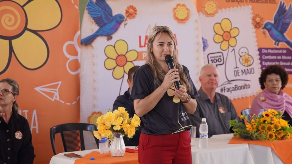 Prefeitura de Juti realiza encontro sobre o Maio Laranja, com beneficiários dos programas sociais