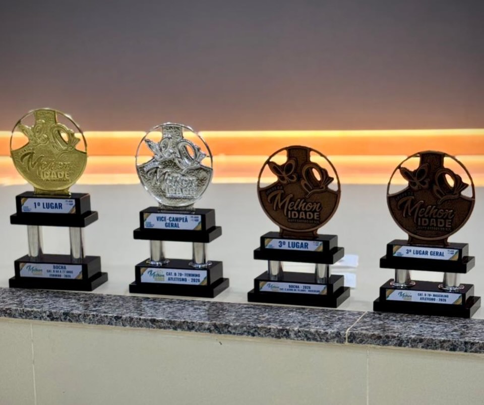 Equipe da Melhor Idade recebe homenagem da Câmara de Iguatemi
