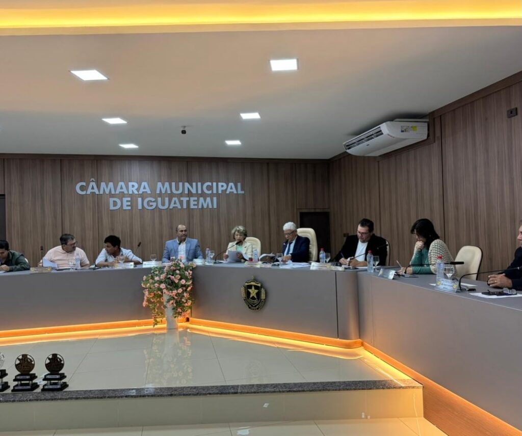 Equipe da Melhor Idade recebe homenagem da Câmara de Iguatemi