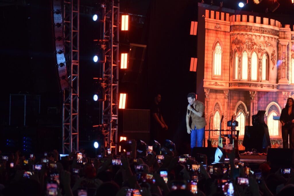 Show de Eduardo Costa supera expectativa com público de mais de 10 mil pessoas em Iguatemi Show de Eduardo Costa supera expectativa com público de mais de 10 mil pessoas em Iguatemi