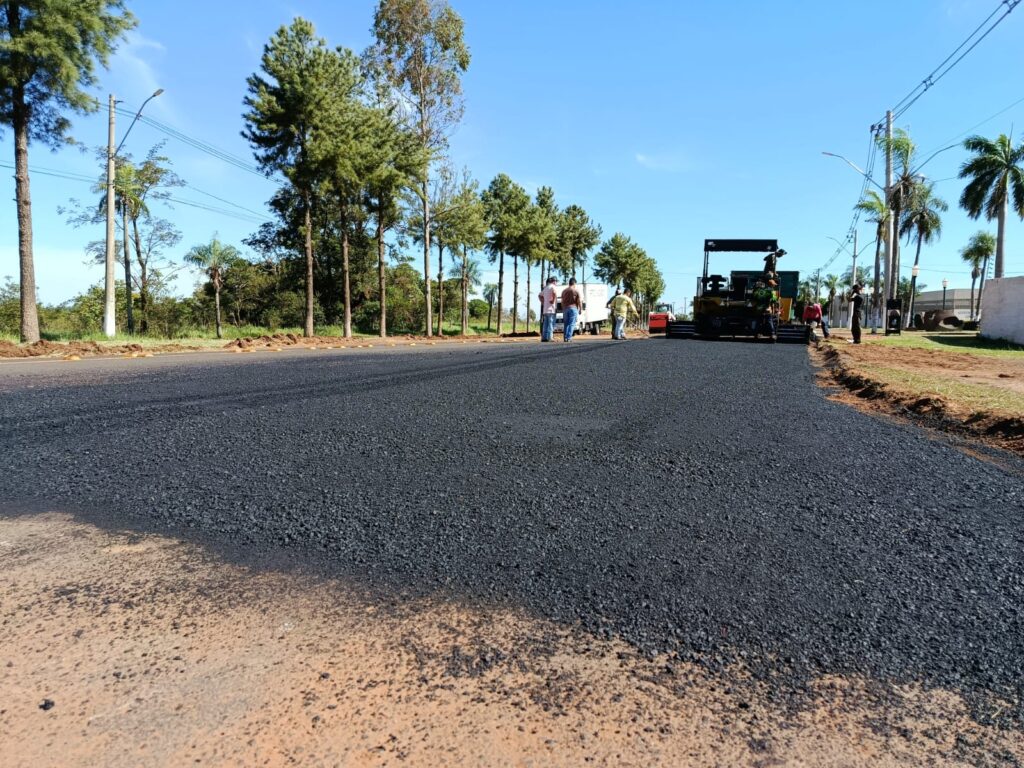 Recapeamento com recursos próprios transforma avenida e garante mais qualidade de vida em Coronel Sapucaia