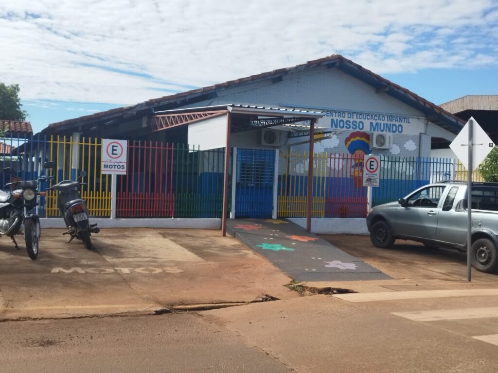 Lígia Borges solicita reformas no CEI Nosso Mundo e na Escola Ayrton Senna em Amambai Lígia Borges solicita reformas no CEI Nosso Mundo e na Escola Ayrton Senna em Amambai