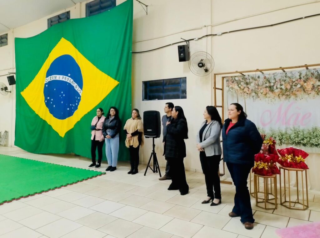 Centro da Juventude realiza evento especial em homenagem ao Dia das Mães em Amambai