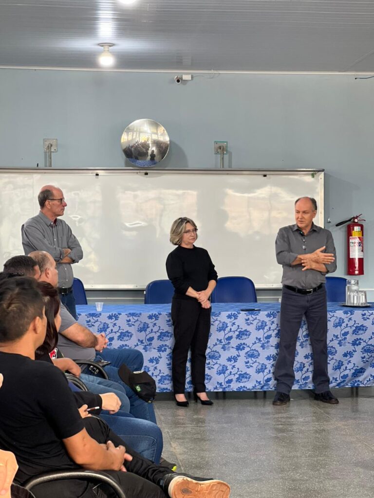 Prefeito de Amambai recebe visita institucional do deputado estadual Junior Mochi para diálogo e troca de ideias em prol do município Prefeito de Amambai recebe visita institucional do deputado estadual Junior Mochi para diálogo e troca de ideias em prol do município