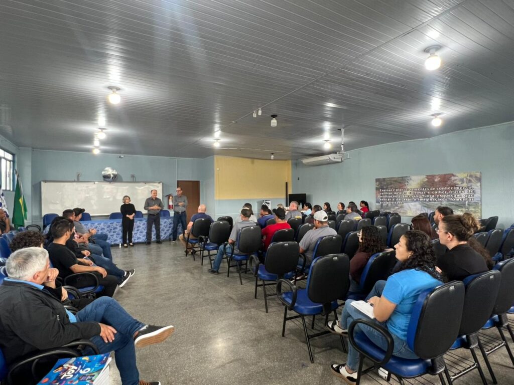 Prefeito de Amambai recebe visita institucional do deputado estadual Junior Mochi para diálogo e troca de ideias em prol do município Prefeito de Amambai recebe visita institucional do deputado estadual Junior Mochi para diálogo e troca de ideias em prol do município