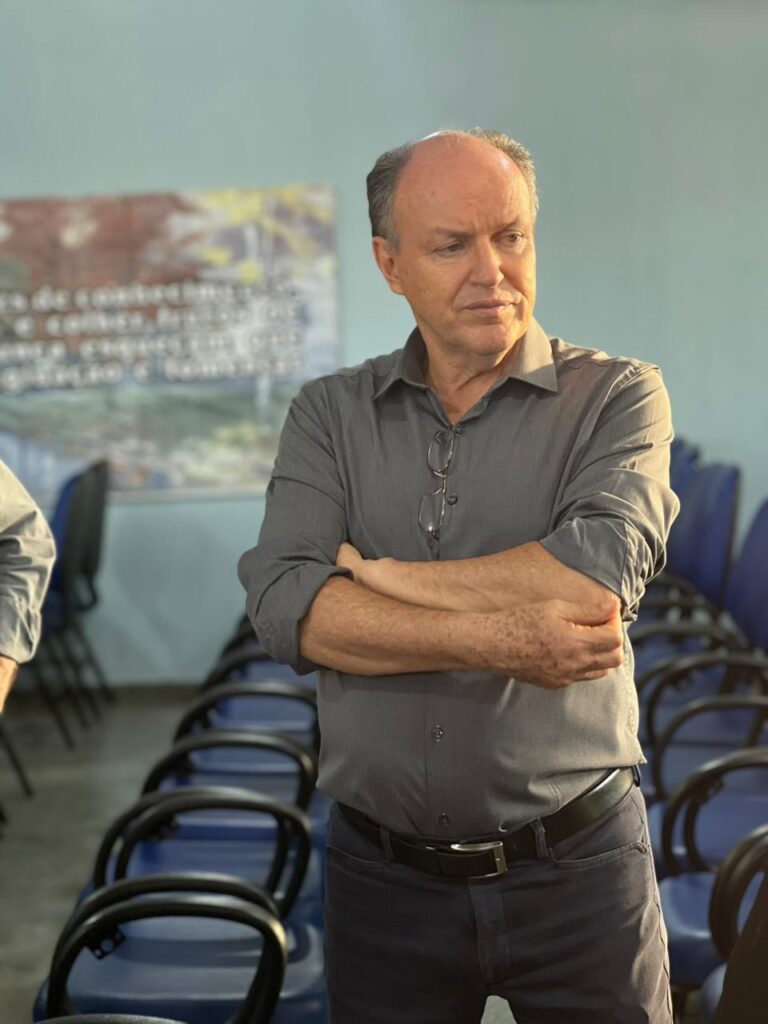 Prefeito de Amambai recebe visita institucional do deputado estadual Junior Mochi para diálogo e troca de ideias em prol do município Prefeito de Amambai recebe visita institucional do deputado estadual Junior Mochi para diálogo e troca de ideias em prol do município