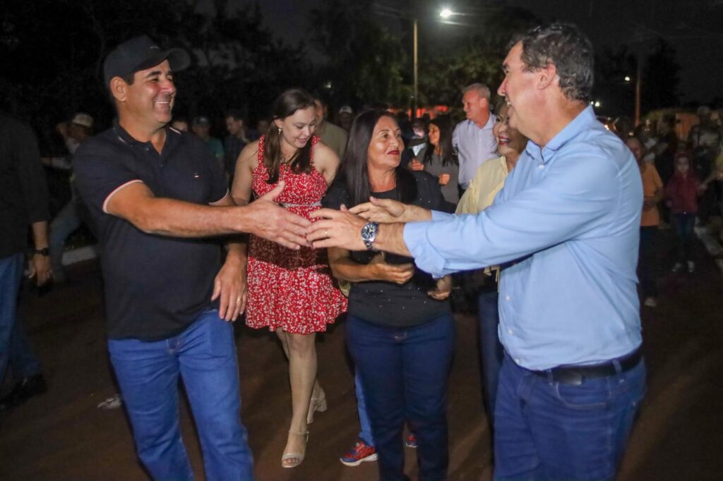 Governo de MS acompanha reta final da pavimentação no Distrito de Bocajá, em Douradina