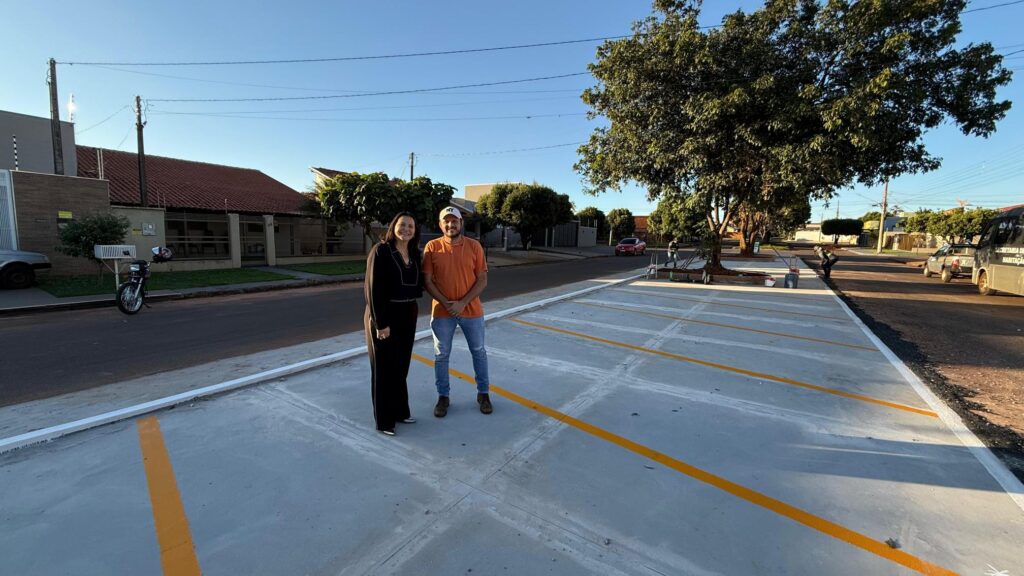 Prefeita Lurdes atende demanda histórica do Santa Marta, entrega estacionamento e anuncia nova praça para o bairro em Caarapó