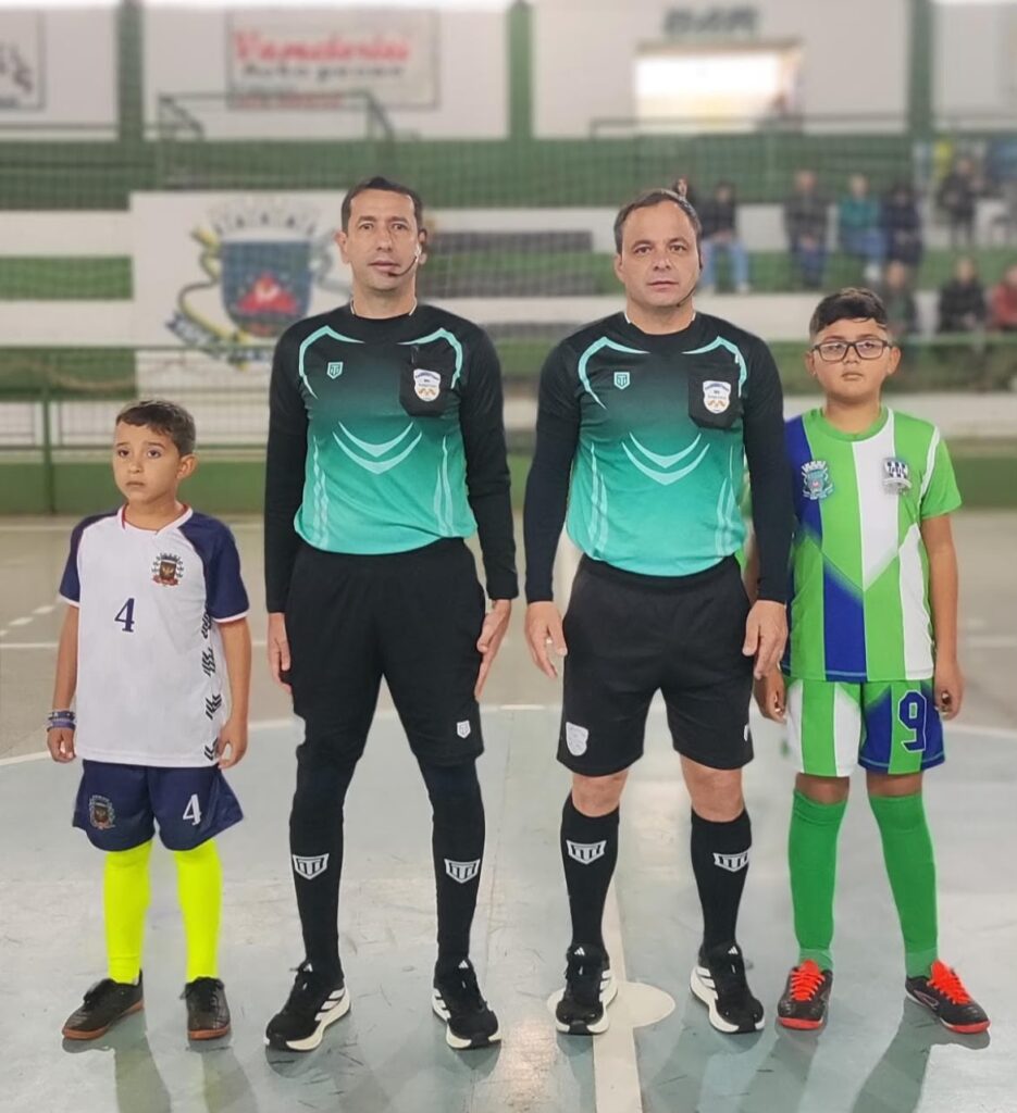 Se preparando para competição regional Tacuru e Sete Quedas fazem amistosos de futsal de base