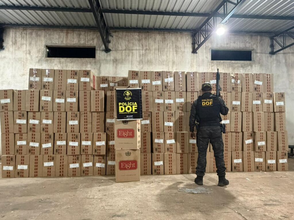 DOF apreende mais de 22 mil pacotes de cigarros contrabandeados em depósito clandestino em Mundo Novo
