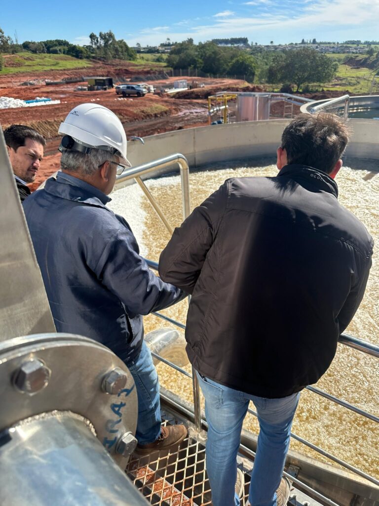 Em Itaquiraí, prefeito Thalles acompanha obras de reformas e visita Estação de Tratamento de Esgoto