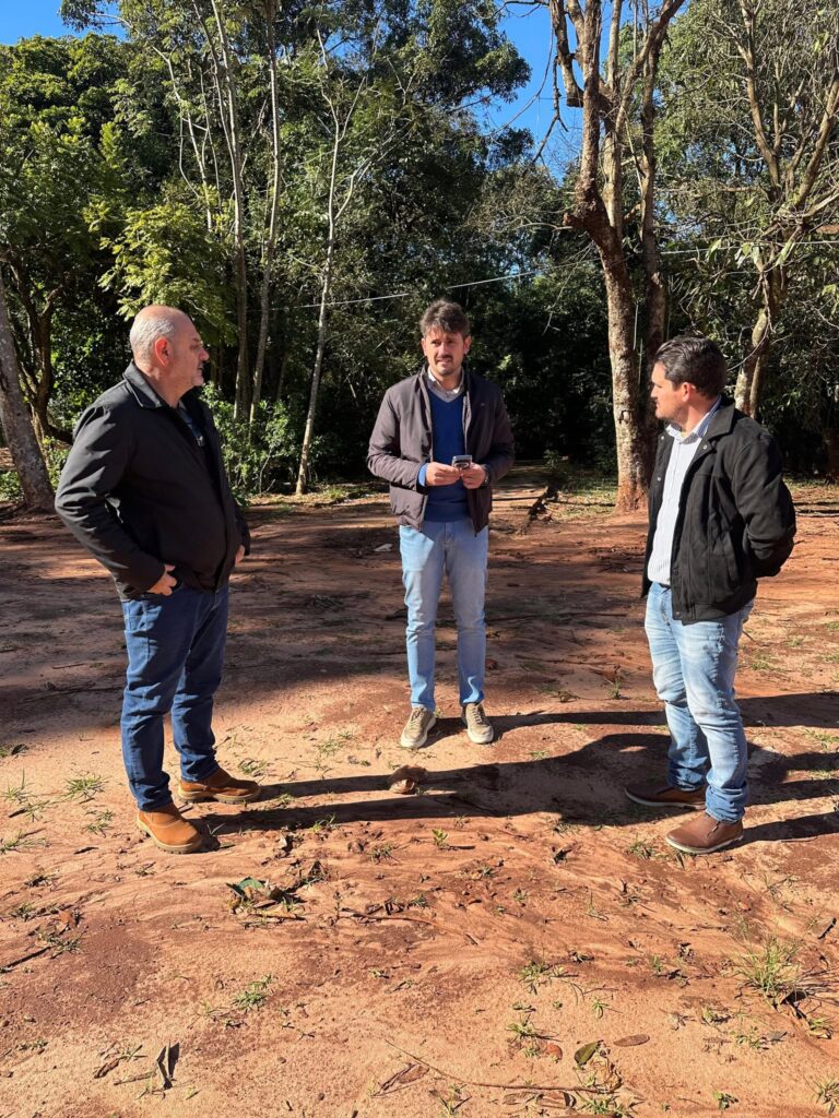 Em Itaquiraí, prefeito Thalles acompanha obras de reformas e visita Estação de Tratamento de Esgoto