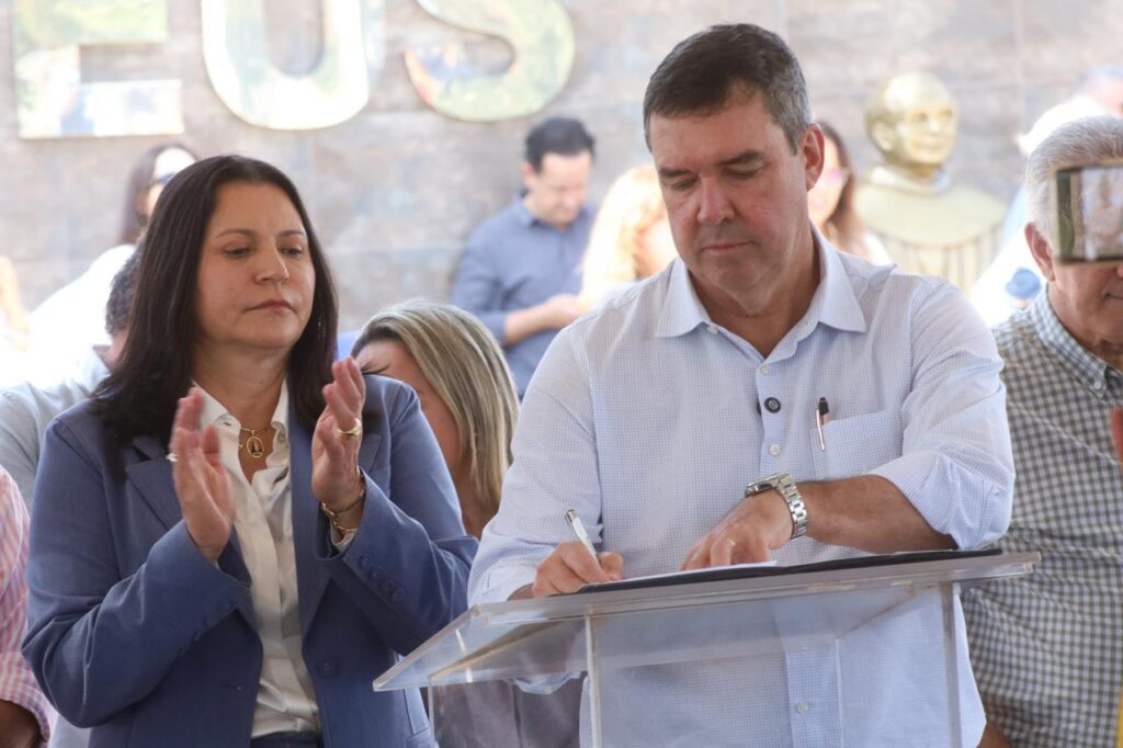 Caarapó ganha pacote de obras urbanas, com reforma de hospital e nova rodovia MS-378 Caarapó ganha pacote de obras urbanas, com reforma de hospital e nova rodovia MS-378