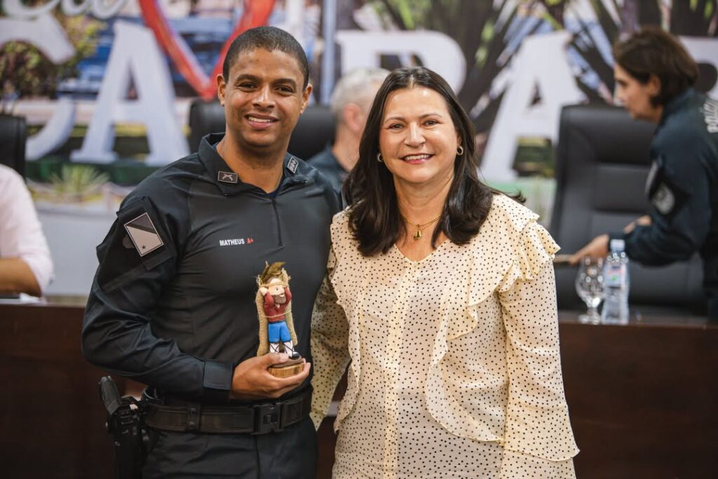 Prefeita de Caarapó participa de cerimônia de troca de comando da Polícia Militar Prefeita de Caarapó participa de cerimônia de troca de comando da Polícia Militar