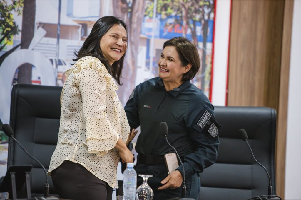 Prefeita de Caarapó participa de cerimônia de troca de comando da Polícia Militar Prefeita de Caarapó participa de cerimônia de troca de comando da Polícia Militar